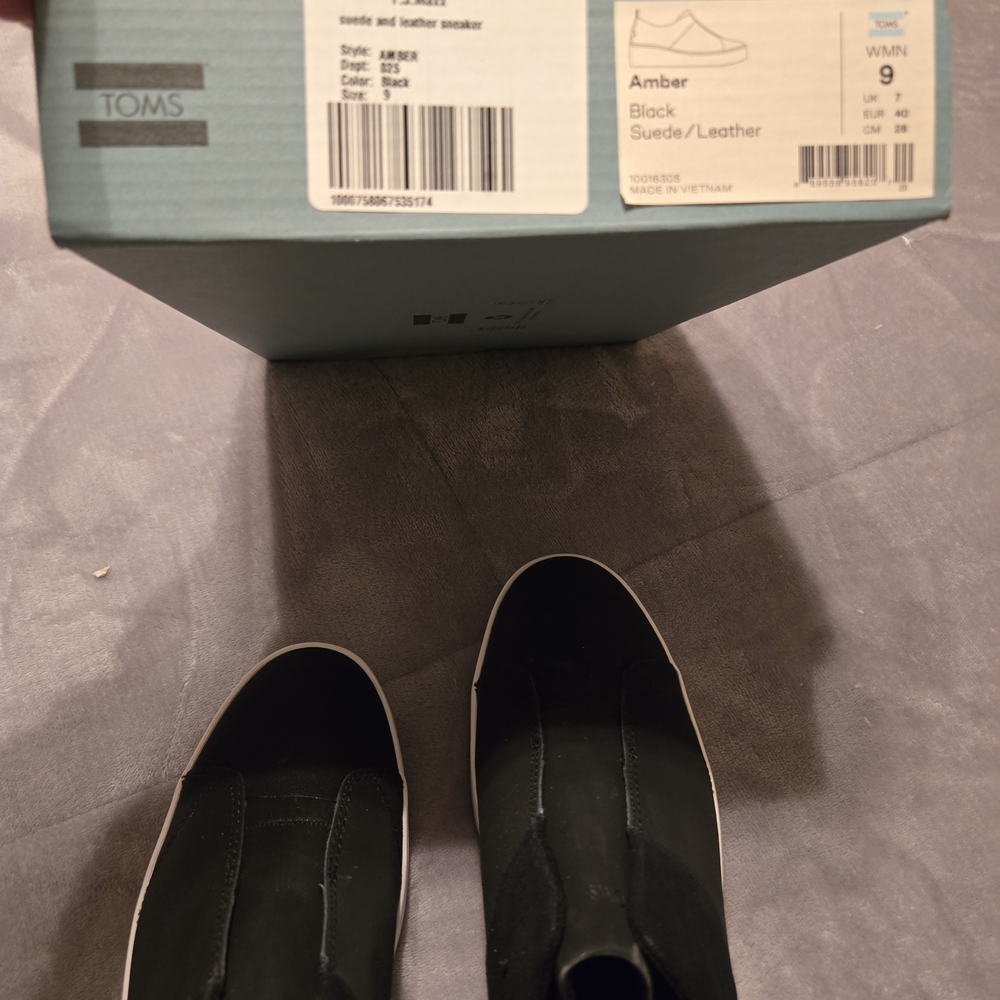 TOMS Women's Black Leather Sneakers